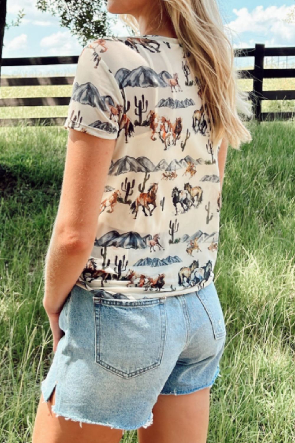 Blueberi B Women’s Western Fashion Mustang River Printed Mesh T Shirt Polyester Elastane Size S-XL