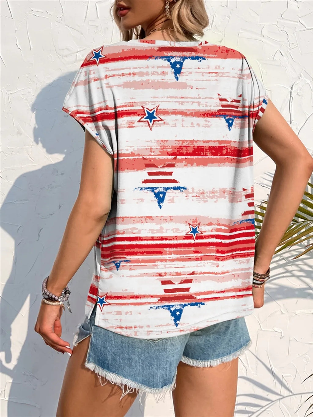 Blueberi B Women’s Americana Printed Round Neck Short Sleeve T-Shirt Polyester Spandex S-XL