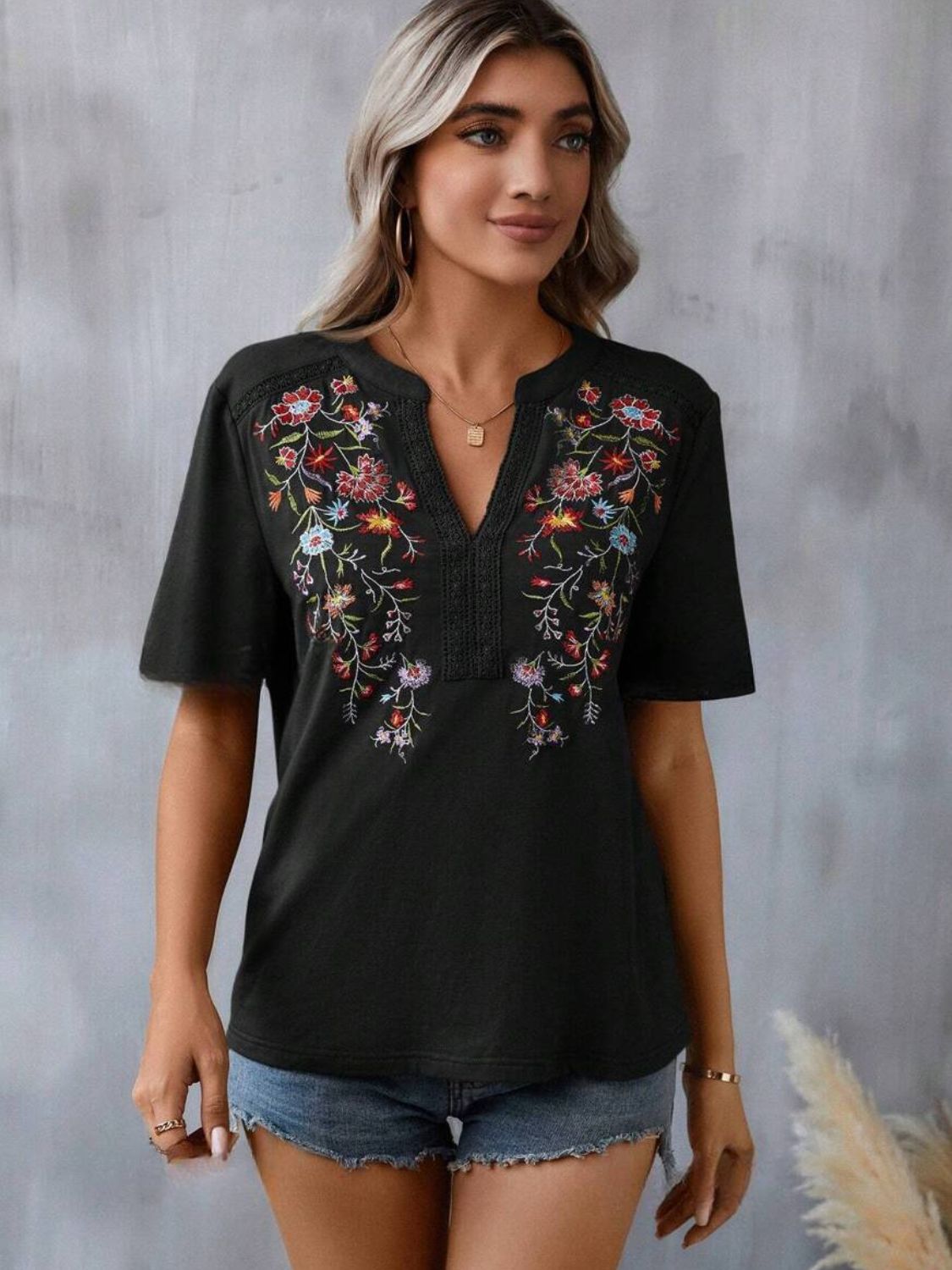 Blueberi B Women's Embroidered Notched Short Sleeve T-Shirt Polyester Elastane Size S-2XL